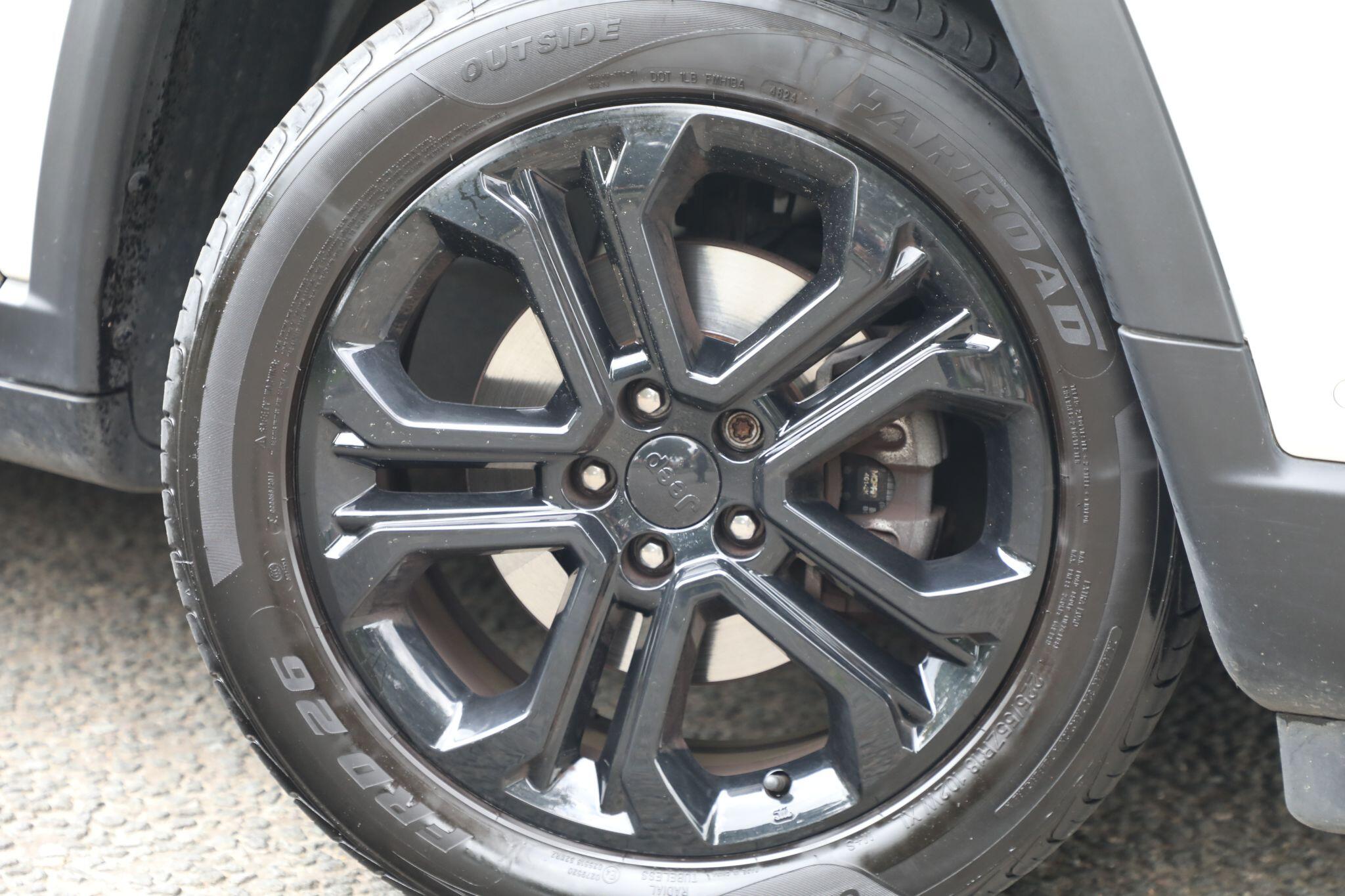 Large vehicle image